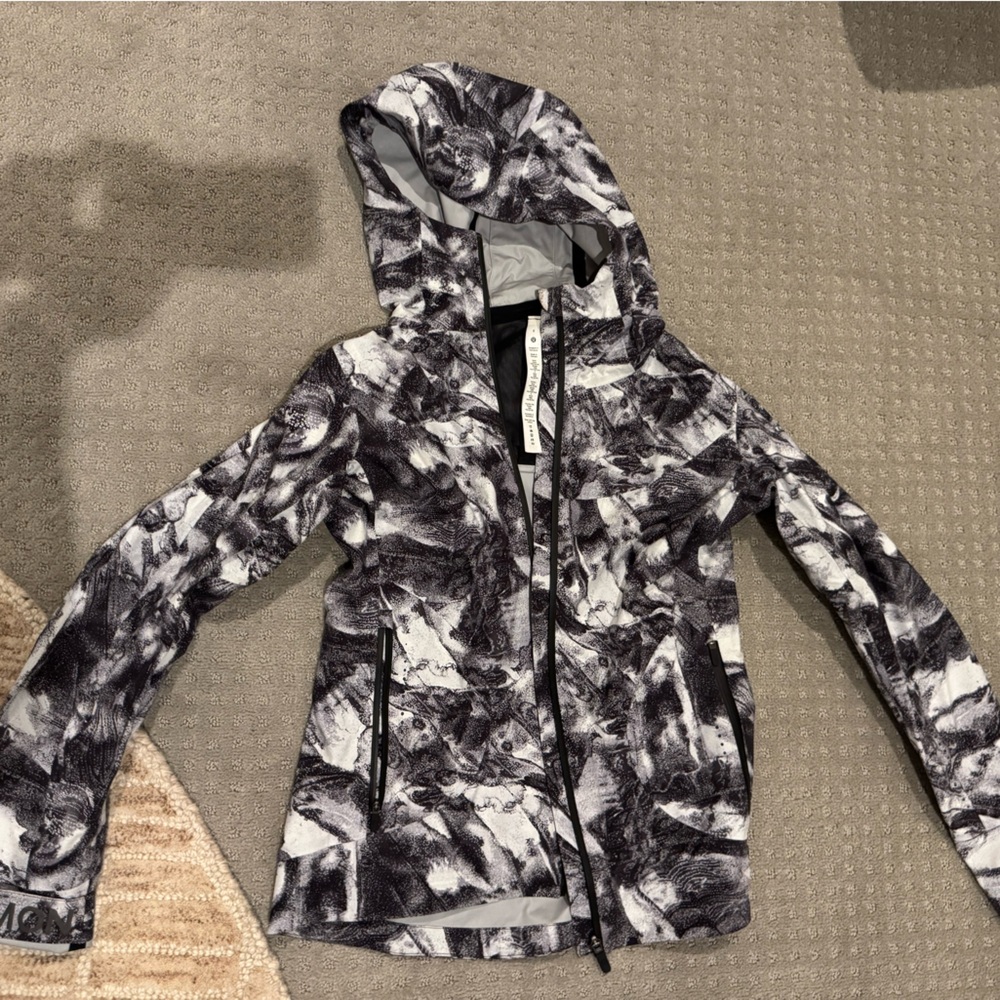 Lululemon Athletica Black and White Rain Jacket